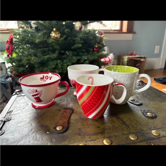 Vintage Starbucks Starbucks Christmas Mugs 4 Collectible Holiday 2005 and 2007 - Picture 2 of 16